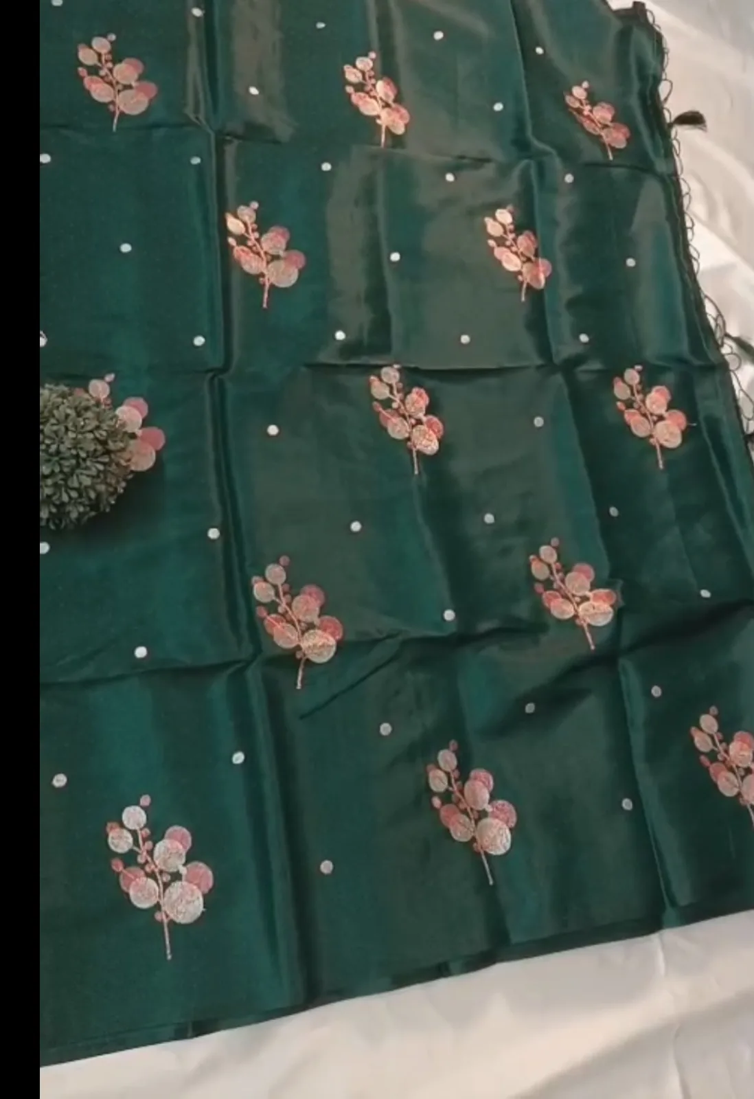 EMERALD PETAL